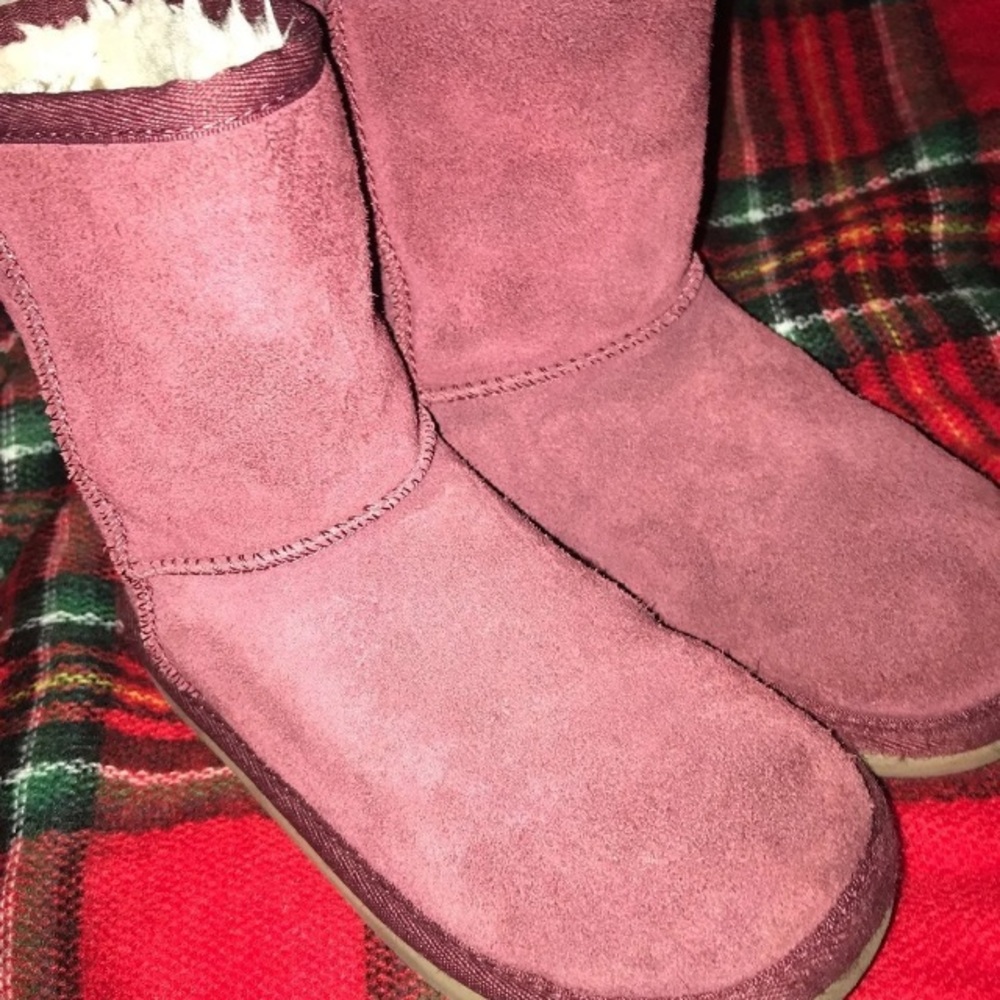 Girls size 1 Ugg boots